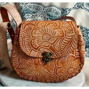 Vintage Mexican Handcrafted Tooled Leather Floral Crossbody Shoulder Bag